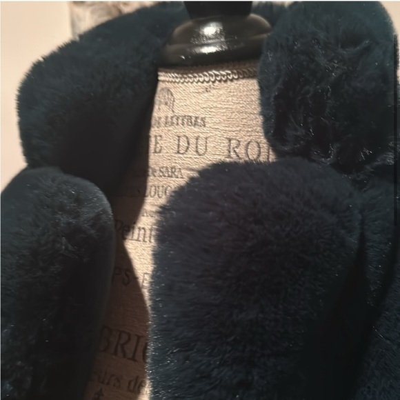 Apparis faux fur green coat - Picture 3 of 6